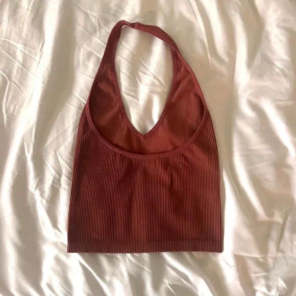 UO Out from under Ribbed Halter Crop Tank - Picture 3 of 5